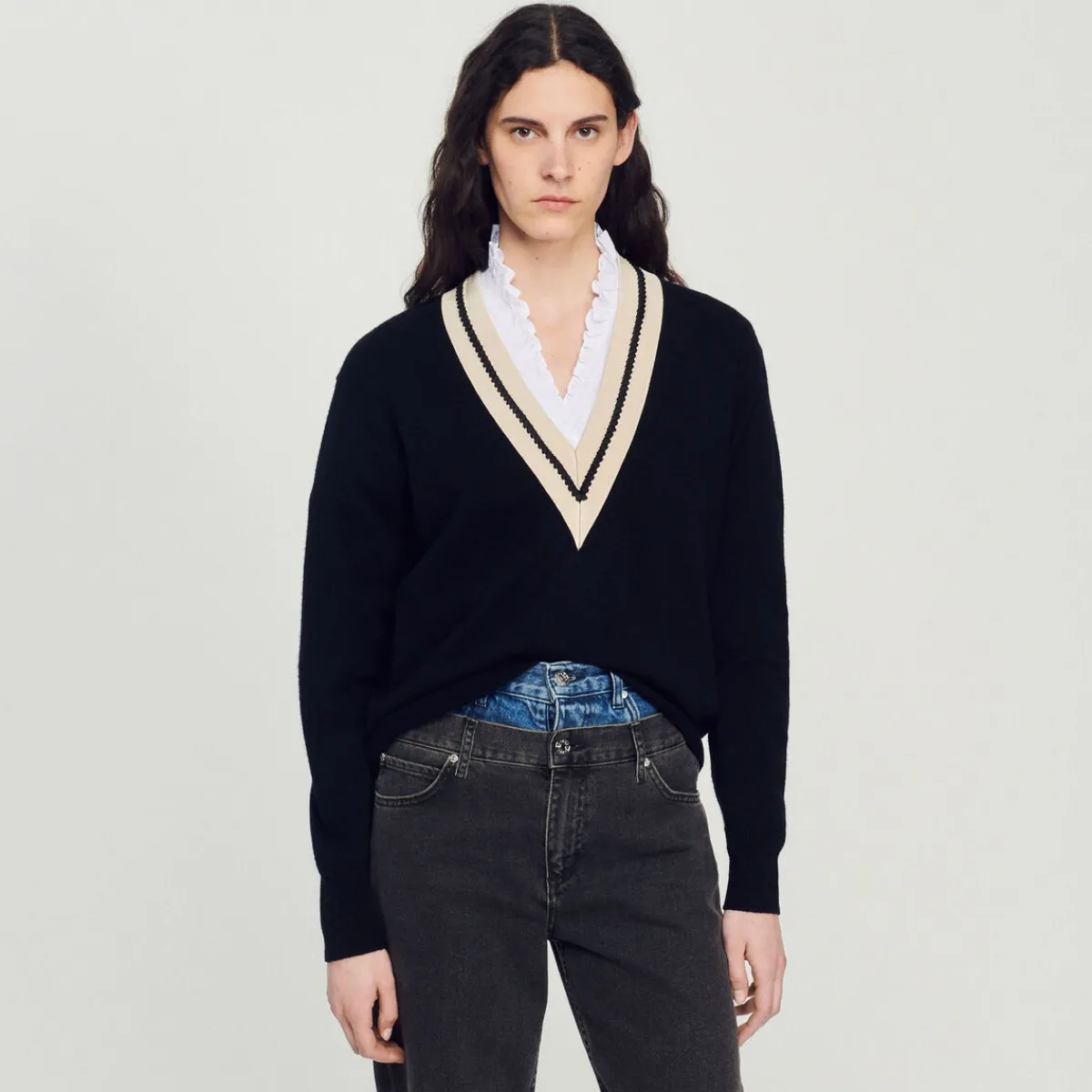 Cheap Sweater With Contrasting V-Neck Women Sweaters & Cardigans